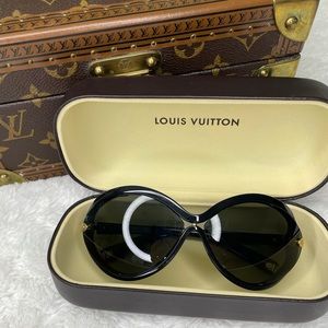 Louis Vuitton black sunglasses